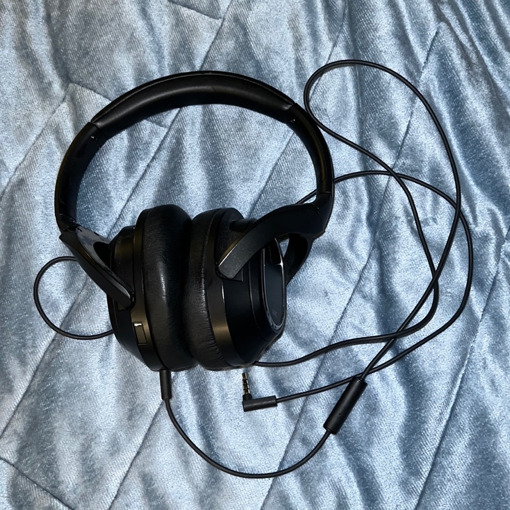 Brookstone Active Noise Cancelling Headphones